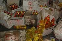 التحفظ على زيت طعام وسلع غذائية مجهولة المصدر بالشرقية