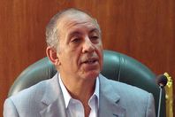 محافظ البحر الأحمر يستمع إلي مطالب أهالي قري الشلاتين