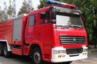 الاستعانة برجال اطفاء من القوات المسلحة للسيطرة على حريق قاعة المؤتمرات