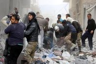 روسيا تقتل 5 سوريين في غارة على إدلب