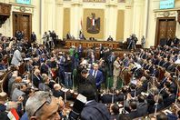 «الطوارئ» تعصم البرلمان من الحل