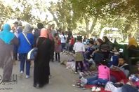 شاهد..  " الملاءة"  من أشهر عادات  المصريون داخل الحدائق