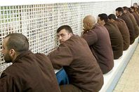 تحذيرمن استشهاد الأسرى داخل سجون اسرائيل