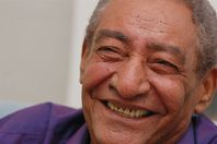 صورة الأبنودي