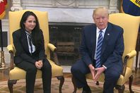 أية حجازى أثناء لقائها بترامب