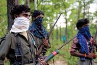 متمردون يقتلون 24 عسكريًا بالهند