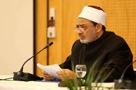 حوار بين حكماء الشرق والغرب بالأزهر