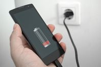 مصرع 3 مغاربة بسبب شاحن هاتف "محمول"