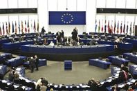 زعماء الاتحاد الأوروبي يبحثون خروج بريطانيا