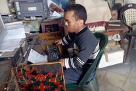 قزم المنيا للسيسي: "لفينا على طوب الأرض علشان وظيفة"