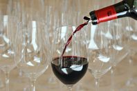 شرب النساء للخمر يضر بأولادهن مدى الحياة