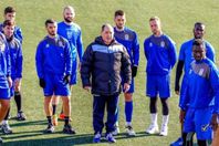 الشرطة اعتقلت مدرب الفريق واثنين من اللاعبين
