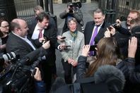 امرأة تخسر تعويضا بسبب تبولها في مكان خاص بـ"ترامب"