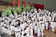 رحلات المعتمرين بمطار القاهرة