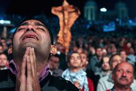 المسيحيون ضحايا كل الأنظمة