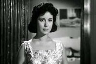 الفنانة آمال فريد،