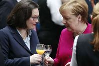 قاتلة الملوك مع ميركل