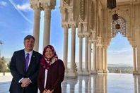 زوجة السفير الأمريكى بالجزائر ترتدي الحجاب