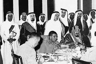 محمد نجيب والملك عبد العزيز