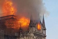 حريق نوتردام