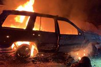 انفجار سيارة العناصر الإجرامية أثناء إطلاق النار