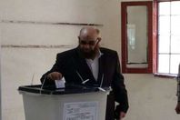 رئيس حزب النور يدلى بصوته في الإنتخابات