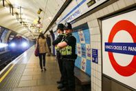 حريق قطار في العاصمة البريطانية والشرطة تخلي محطتين

