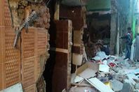 إنهيار عقار بالزاوية الحمراء