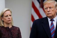 ترامب ووزيرة الامن الداخلي