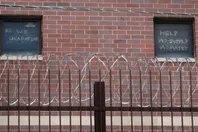 إصابة 450 سجين بفيروس "كورونا" 

