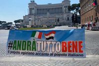 لافتات التضامن بين مصر وإيطاليا فى شوارع روما 

