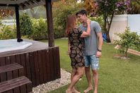 والدة نيمار وصديقها