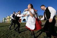 كورونا ينقذ جميلات هذه الدولة من الجلد بالكرباج