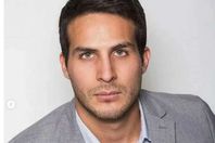 الفنان المنتحر