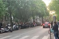 على أنغام داليدا.. شوارع باريس تتحدى الحجر