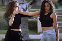 ابنتا عمرو دياب