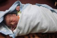 العثور على طفلة رضيعة بقنا