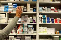 نقص 2000 دواء بسبب ارتفاع الدولار