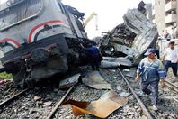 حبس عاملى المزلقان على خلفية حادث قطار أسيوط