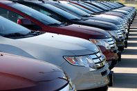 حبس صاحب معرض سيارات وعامل لحيازتهما مخدرات