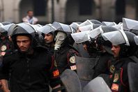 قوات الأمن تلاحق متظاهرين بشوارع مراغة