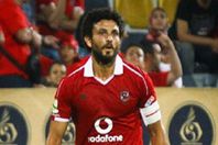 بالصورة.. إكرامي ينقذ حسام غالي من حرق وجهه