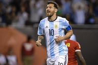 بابا الفاتيكان: ميسي أفضل لاعب في التاريخ