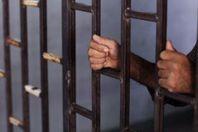 سجن عامل 3 سنوات بتهمة الاتجار في المخدرات بالجيزة