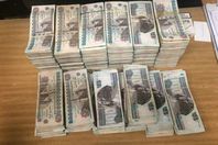 إحباط تهريب نقود مصرية بحوزة فلسطينى بمطار القاهرة