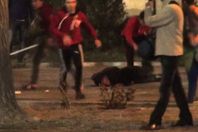 شاهد.. لحظة سحل مجند شرطة على يد أفراد ألتراس أهلاوى