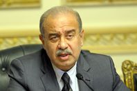 بقاء شريف إسماعيل في الحكومة "كارثي"