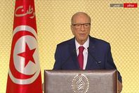 السبسي يدعو الجيش لحماية المؤسسات المدنية