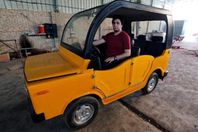 صناعة سيارة تنافس الـ"توك توك" في الجيزة