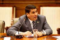 النائب على بدر وكيل لجنة حقوق الانسان